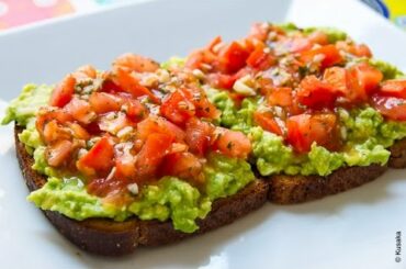 Healthy Breakfast Recipe: Avocado Toast with Tomato and Basil | Kusaka