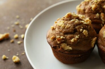 Easy and Healthy Banana Nut Muffin Recipe | How To Make Low Calorie Banana Nut Muffins