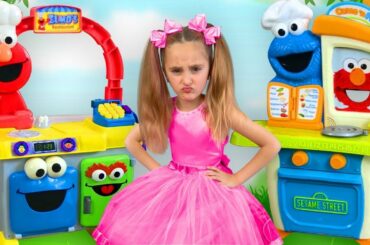 Sasha teaches Papa to eat Healthy Food and Plays a Toy Restaurant