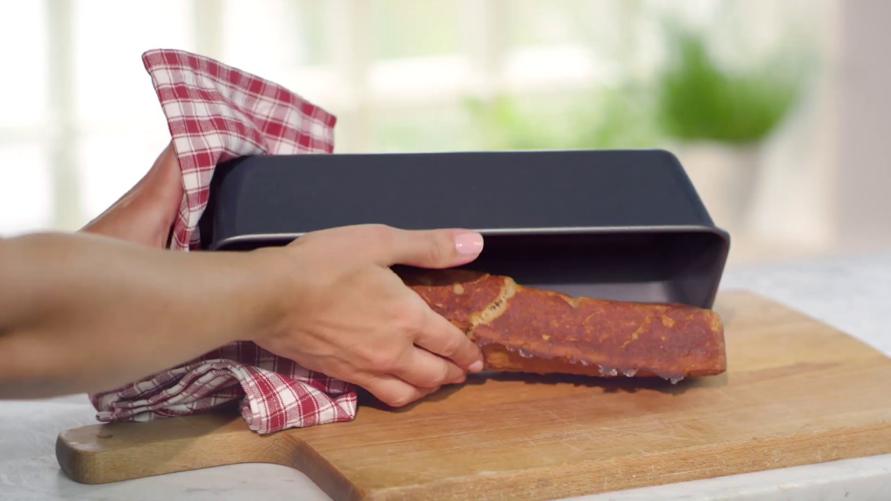 Homemade Banana Bread (The Healthy Version!) Homemade Banana Bread (The Healthy Version!)