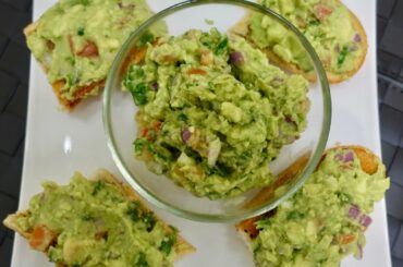 Gaucamole and Bread | Bread Sandwich with Guacamole | Healthy Breakfast Recipe | Avacado and Bread