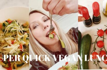 Quick and healthy lunch: Zucchini Ribbon with Tomatoes