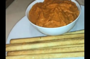 Red pepper hummus // Healthy Snack Recipe