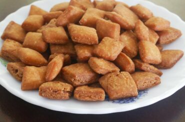 Diamond Cuts Recipe | Sweet Maida Biscuit | Diwali Snacks Recipes | How to make Diamond cuts