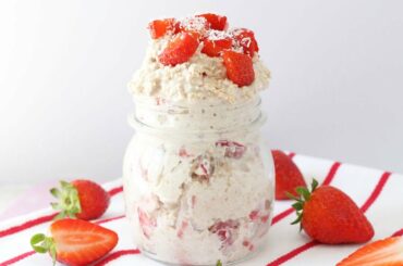 Strawberry Shortcake Overnight Oats | Healthy Breakfast Recipe
