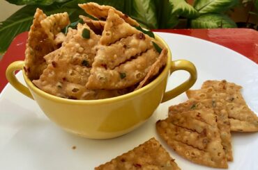 గోధుమపిండితో కరకరలాడే చిప్స్ || Tasty and Crunchy Wheat Flour Chips || Atta Namkeen(Snack)