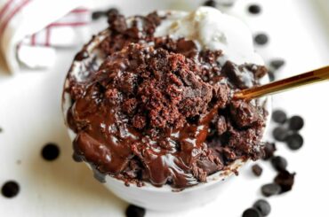 KETO CHOCOLATE LAVA MUG CAKE | Best Low Carb Chocolate Mug Cake Recipe