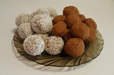 Healthy Recipes - Energy Bites - 3 ingredients only (dates fruits, nuts and oats)