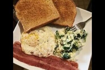 Eat Healthy on Keto - get 10 breakfast recipes, 14 lunch recipes, and 14 dinner recipes #cleaneating