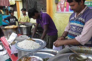 Simple But Healthy Lunch in Lucknow Street - Chole Chawal @ 15 rs Plate Only - Indian Street Food