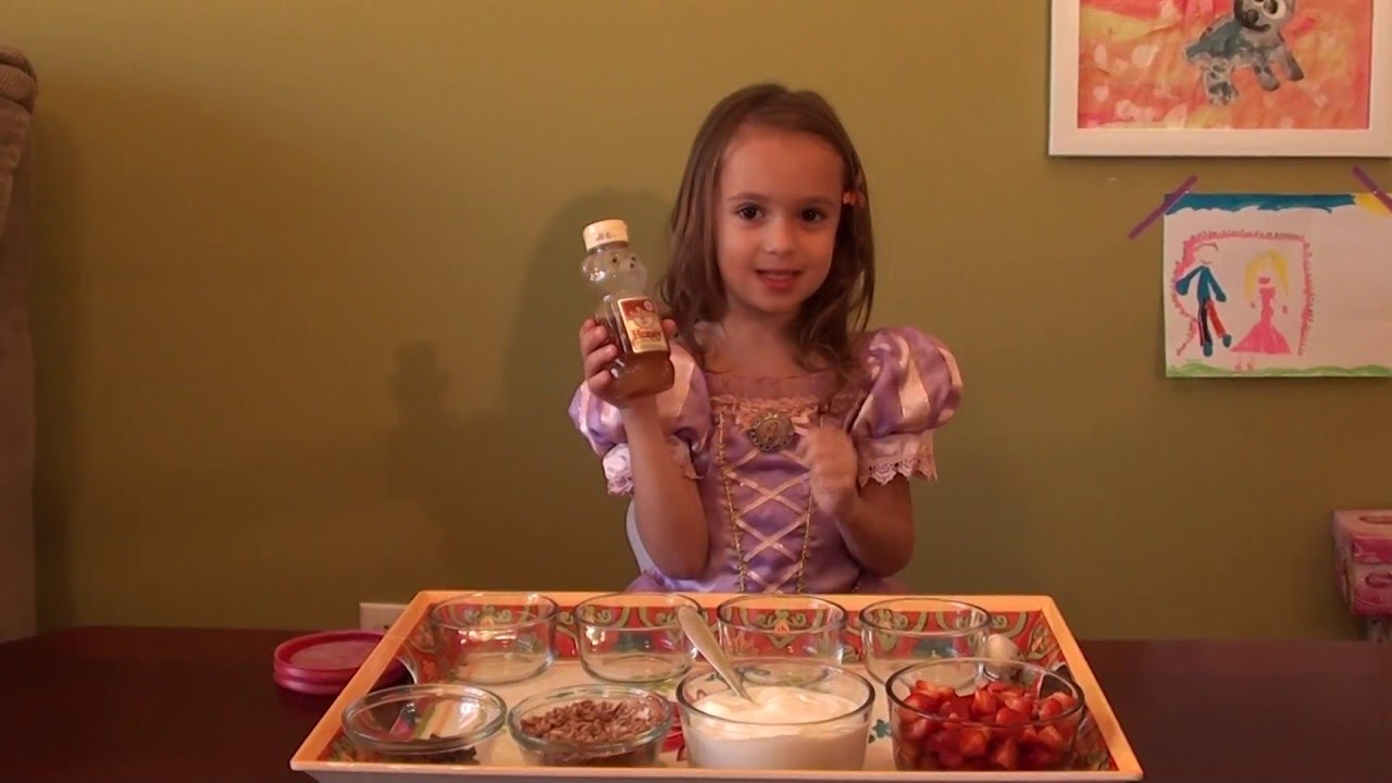 Princess Yogurt Parfait: Healthy and Easy Snack Recipes for Kids: Recipes by Little Princesses Princess Yogurt Parfait: Healthy and Easy Snack Recipes for Kids: Recipes by Little Princesses
