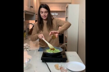 Scrambled Tofu Recipe | HEALTHY RECIPES | JENNIFER MEDHURST