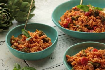 Broccoli Pasta Salad with Red Pepper Pesto | Forks Over Knives