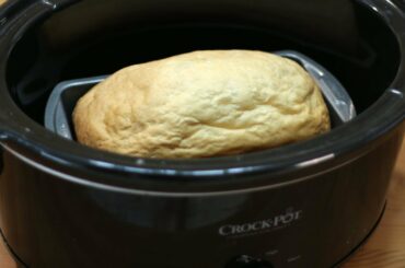 How to Make Bread in a Crock Pot | Easy Crockpot Bread Recipe Demonstration