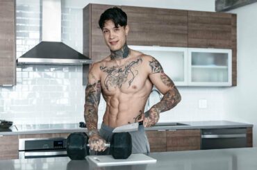 A WHOLE DAY OF EATING + WORKOUT | 2018