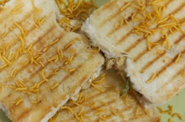 Chicken mayonnaise sandwich, chicken sandwich, simple and easy chicken sandwich #cookwithsarminu
