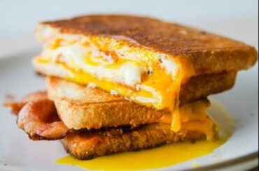 Crave-Worthy Fried Egg Sandwich | Food Network