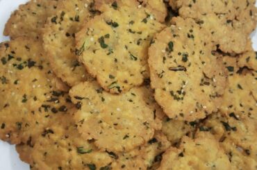 કુરકુરી પાલકની નાસ્તા પુરી l crispy palak Puri l #healthy snacks recipe