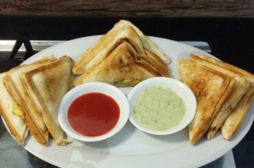 Potato Sandwich | How to make Potato Sandwich at Home | Healthy Potato Toast in Urdu Hindi - DMC