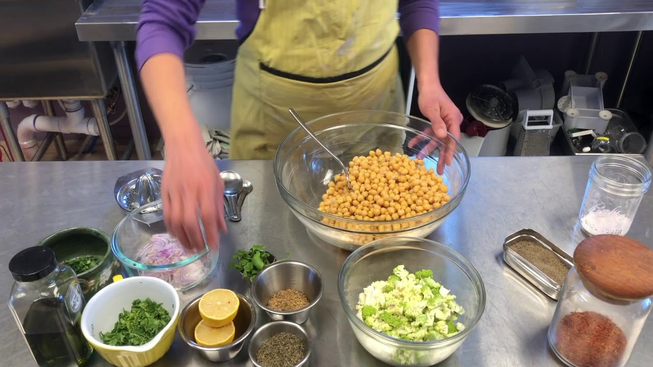 Super Fun Garbanzo Bean Salad – HEALTHY HOLIDAY CREATIONS Super Fun Garbanzo Bean Salad - HEALTHY HOLIDAY CREATIONS