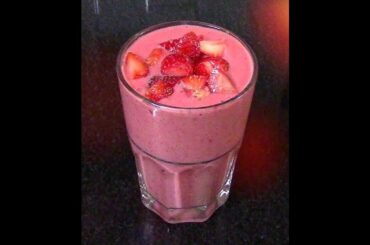 Strawberry Smoothie | Healthy Summer Breakfast