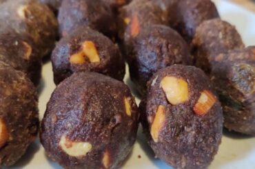Ragi Laddu Recipe | Healthy, Tastsy and Nutritious Ragi / Nachini / Finger Millet Laddo with Jaggery