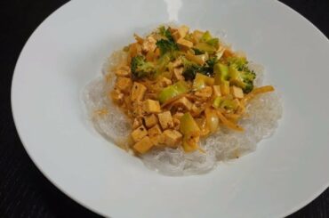 Tofu with creamy sauce and glass noodles | HEALTHY VEGAN RECIPE HIGH IN CALCIUM + MORE NUTRIENTS
