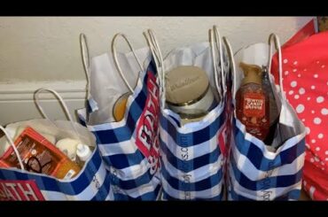 DUMPSTER DIVING AT BATH & BODY WORKS, TJMAXX AND BARNES & NOBLE