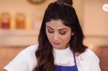 Shilpa Shetty Kundra! Easy Kerala-style Chicken Shilpa Shetty Kundra Healthy Recipes The Art of Lovi
