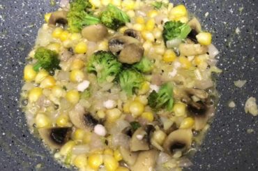 White Sauce Pasta With Garlic Bread | Quick Recipes | Itanian Food | Rakhi Goel | With Cheese |