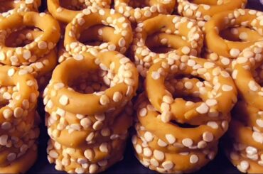 Crispy Snacks - Rice and Dal Crispy Rings Recipe - Pappu chakodi