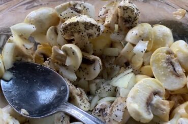 Making steamed Mushroom and Lemon Tart for weight loss