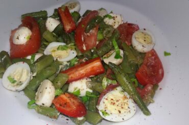 Healthy Salad with Celery Leaves, Green Beans and Mozzarella
