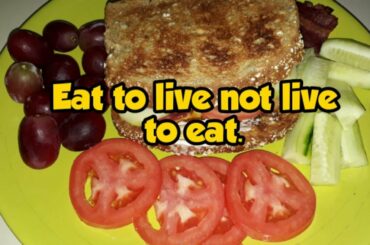 PREPARING HEALTHY BREAKFAST