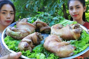 Yummy cooking leg pork with chili sauce recipe - Natural Life TV