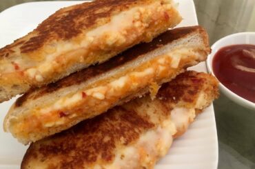 तवे पर ऐसा टेस्टी सैंडविच बनाएंगे तो बाकी सब सैंडविच खाना भूल ही जायेंगे | Cheesy Paneer Sandwich