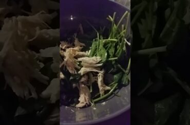 How to prepare a healthy spinach salad. Brought to you by Rene.