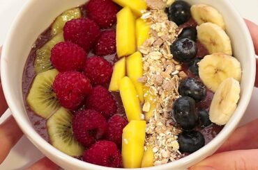 THICK ACAI SMOOTHIE BOWL RECIPE! 3 minute healthy breakfast idea!