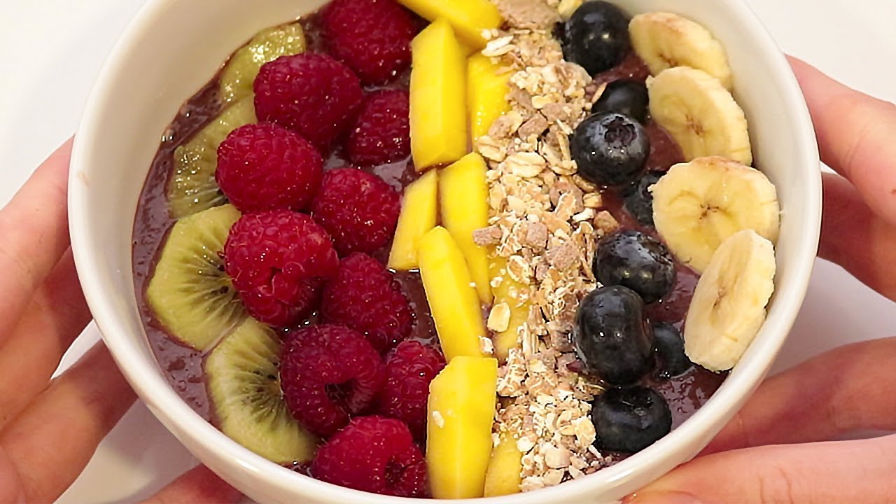 THICK ACAI SMOOTHIE BOWL RECIPE! 3 minute healthy breakfast idea! THICK ACAI SMOOTHIE BOWL RECIPE! 3 minute healthy breakfast idea!