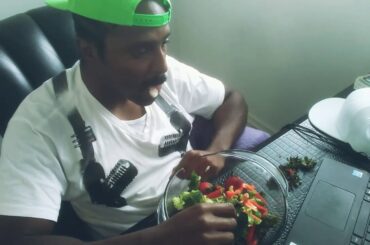 Man VS Salad. Episode 18 PART 4. How to make a super delicious healthy salad