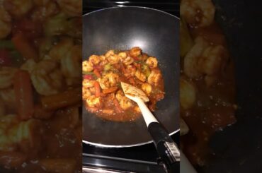 Low carb shrimp stir fried veggies for weight loss. Lose 2 lbs a week by preparing such recipes.