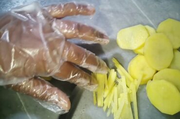 Potato sticks / Aloo Lachha Namkeen - Homemade Spicy Nimko - Potato Chivda