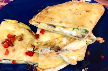 EASY BREAKFAST OR SNACK RECIPE IN JUST 5 MINUTES | CHEESY Omelette Wraps | Easy Egg Recipe