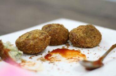 മുട്ടയും ബ്രഡ് ക്രംബ്‌സും കൊണ്ട് ഒരു പലഹാരം / CRISPY EGG BITES / evening snacks recipes in malayalam