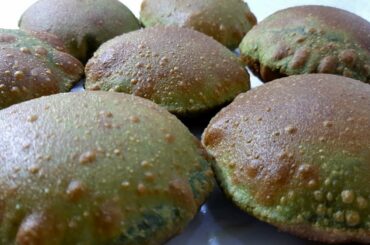 बथुए की मसालेदार और क्रिस्पी पूड़ी बनाएंगे ऐसे बनेगें बहुत Tasty | Healthy Breakfast Recipe