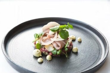 Simple And Tasty Salad Recipes | Easy Salad Recipes | Corned Beef Salad With Onion Buns