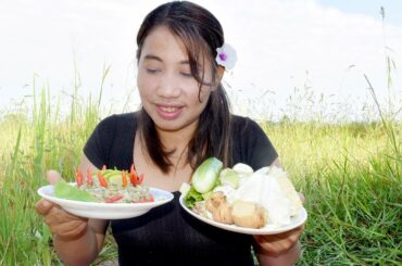 Cooking Prahok Chao deeps with fresh vegetable salad recipes | Survival Food