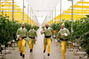 He's making his list, he's checking it twice - Mini Munchies are a must have this holiday season!