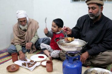 Rainy Day Snacks / Rainy Day Snacks Routine / Rainy Day Special Prepared By Mubarik Ali