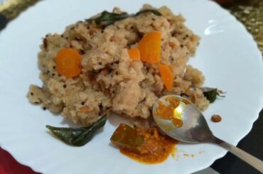Healthy version of upma in an iron skillet 😍👍.